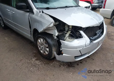 2009 Chrysler Town & Country Lx from USA, damaged, VIN 2A8HR44E59R570092